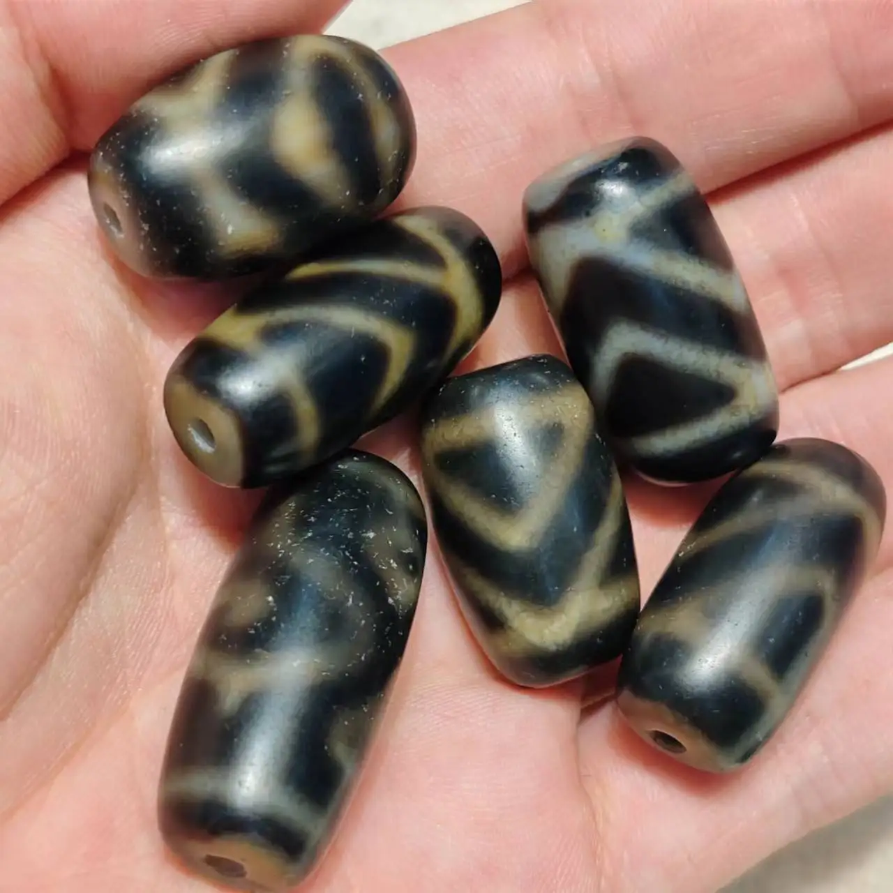 Taiwanese Black Gold Permeating Matte Slightly Weathered Agate Beads Necklace Pendant Diy Accessories Dzi Wholesale