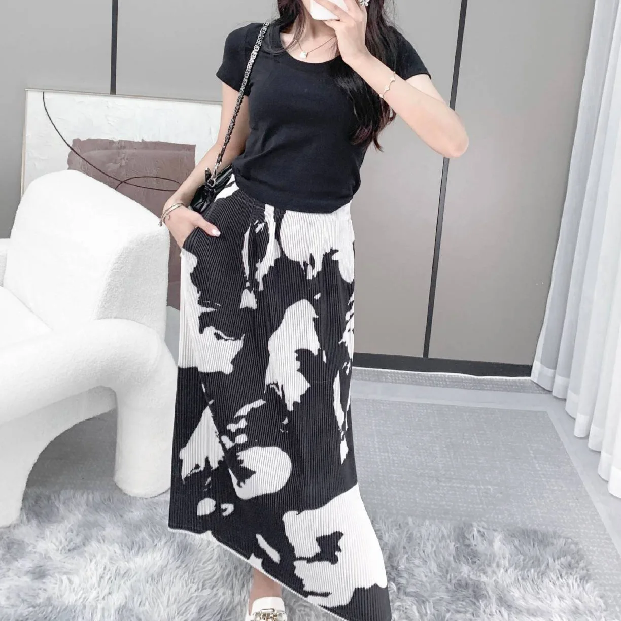 

High-end Color Collision Print Pleated Half-body Skirt Female Autumn New Temperament Commuting Thin Elastic Waist A-line Skirt