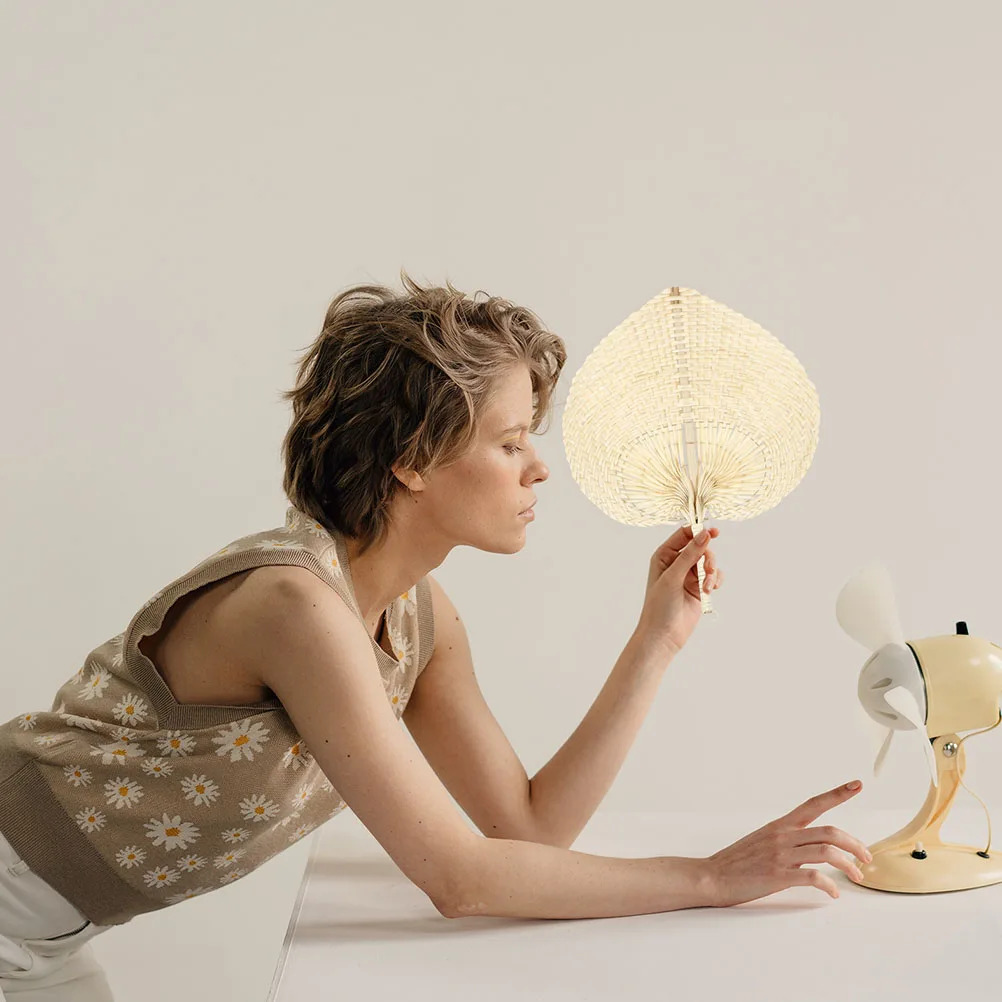 Peach Shape Handheld Bamboo Peach Shape Fan Weaving Cooling Fans Summer Decorations Portable Household Art Crafts