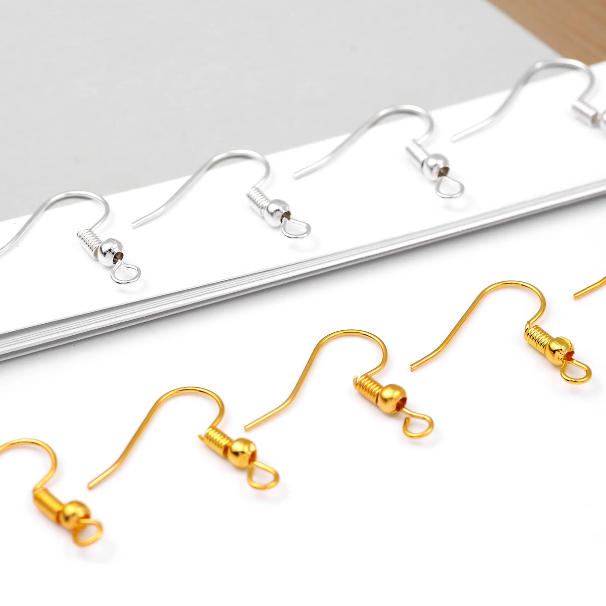 200 Stück goldene und versilberte, zarte Legierungs-Ohrhaken, Schmuckherstellungsmaterialien für handgefertigte DIY-Ohrringe, Zubehör