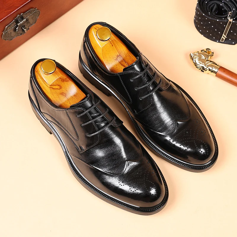

Men's Brogue Business Leather Shoes Classic retro elegant style Work Office Black brown suit Adult luxury shoes New Versatile