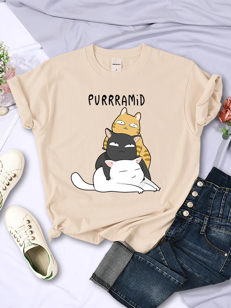 Three Cats Playing Pyramid Game Women T Shirt Street Harajuku Tshirt Fashion Breathable Tee Clothes Summer Cool Short Sleeve