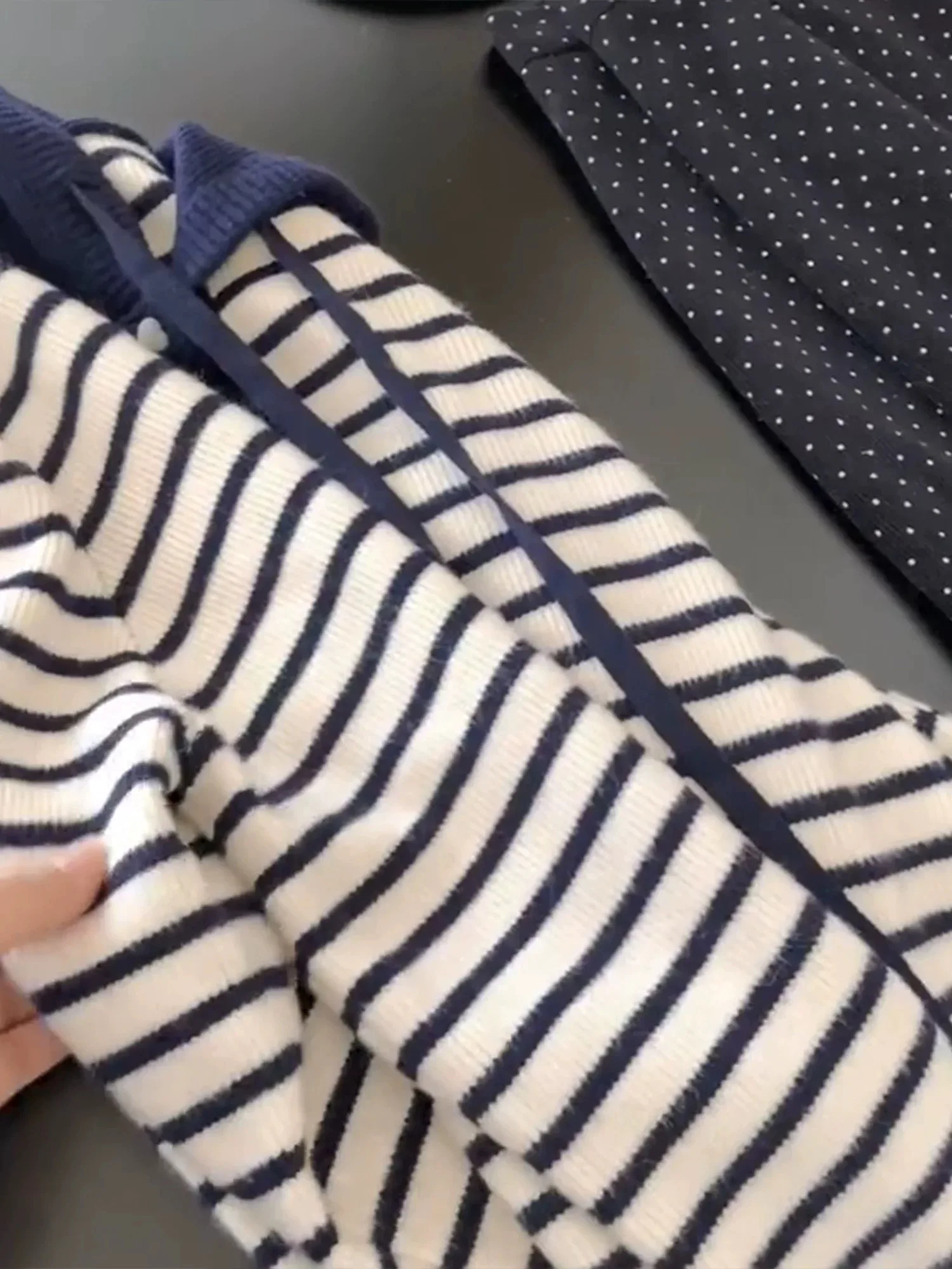 Koreanischer Schlanker Blauer Kapuzen-Cardigan mit Streifenmuster für Damen, Herbst-Layering, Hohe Taille, Vintage-Stil, Langer Ärmel