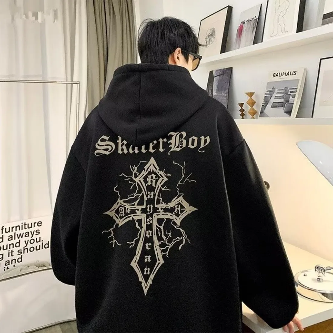 Neue Europäische und Amerikanische Männer Herbst Kreuz Gothic Brief Gedruckt Bequeme Atmungsaktive Hoodie Outdoor Stadt High Street Hoodie