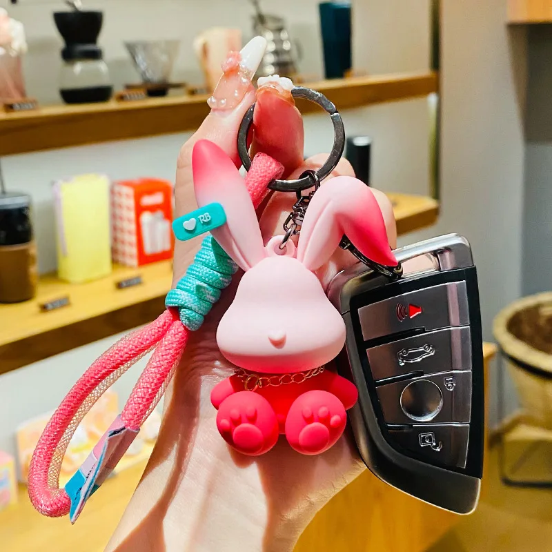 كول الكرتون التدرج الأرنب قلادة مفتاح سلسلة الشرير الأرنب دمية سيارة المفاتيح النساء زوجين طفل على ظهره كيرينغ هدايا السنة الجديدة