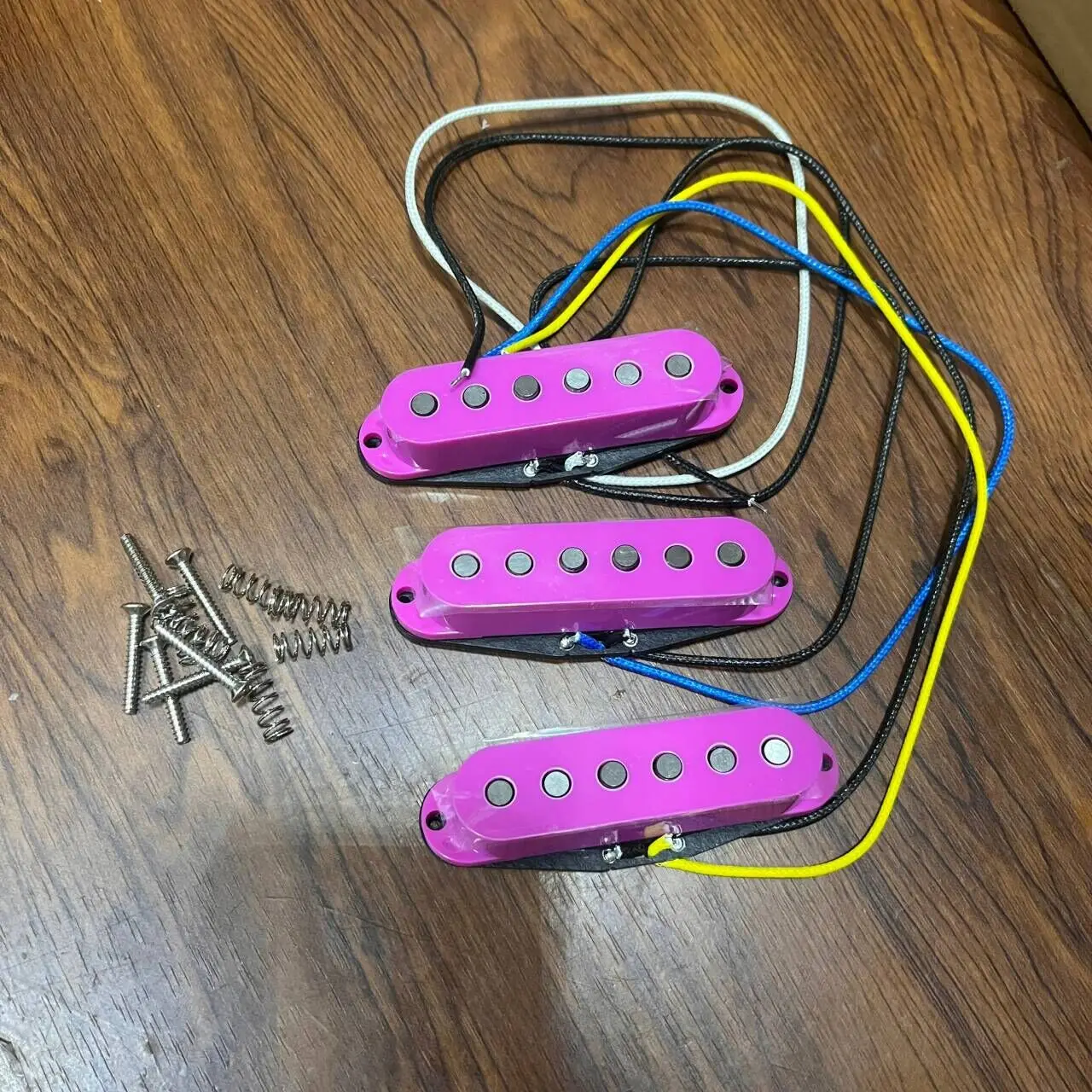 Upgrade Guitar Pickups SSS Alnico 5  Single Coil Pickup Pink High Output Professional Guitar Accessories