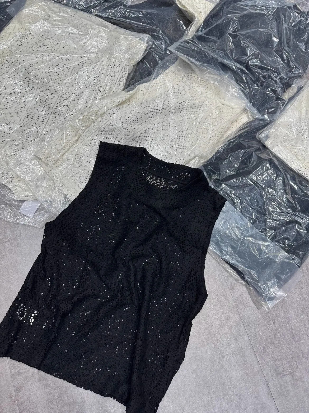 

Summer 2025 New Sle Casual Hollow out Hook Embroidery Pure Color Versatile Top Women's Lace irt/Chiffon Blouse