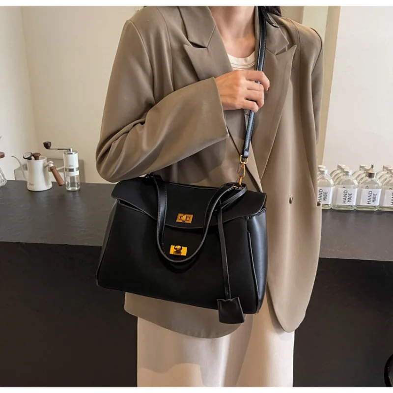 

New Large Capacity Black Shoulder Bags for Women Large Shopper Solid Color Soft Leather Crossbody Handbag Lady Travel Tote Bag