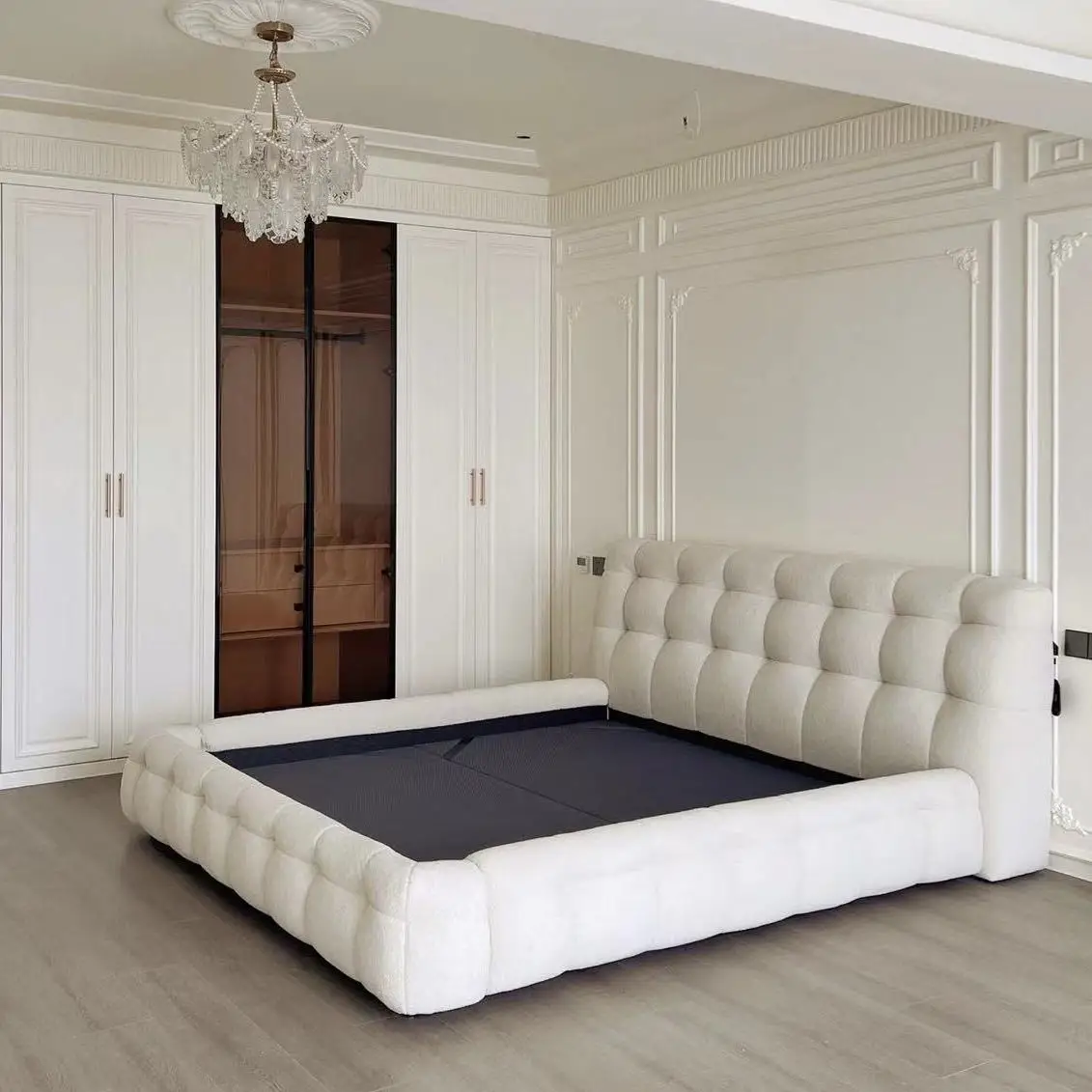 Cama matrimonial king size italiana moderna, tapizada en suave tela de roble, estilo Marshmallow, en oferta.