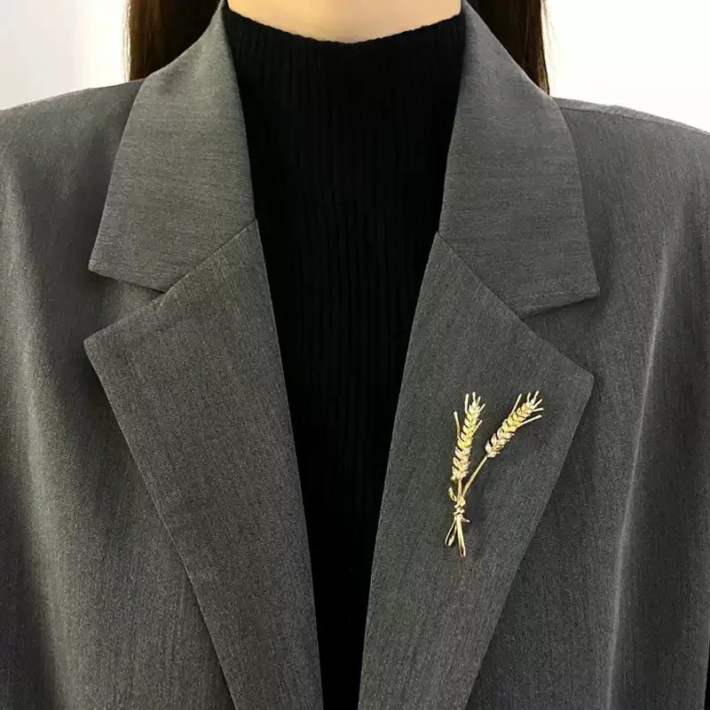 Spille Spille di perle a forma di cuore Vari accessori per abiti Spille commemorative