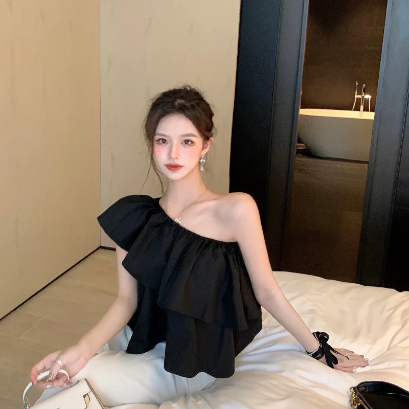 

Sexy Off-shoulder Off-shoulder Leaking Collarbone Design Niche One-shoulder Sleeveless Top