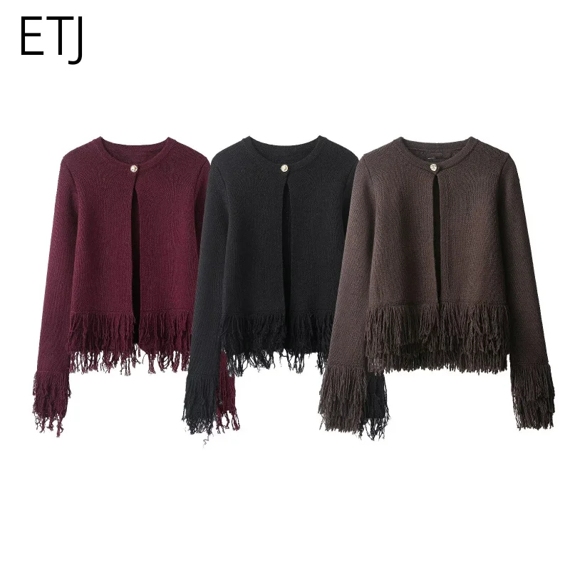 

ETJ Fall 2025 new collection Elegant coffee-colored one-button knitwear stylish fringed details crew neck long-sleeved sweater