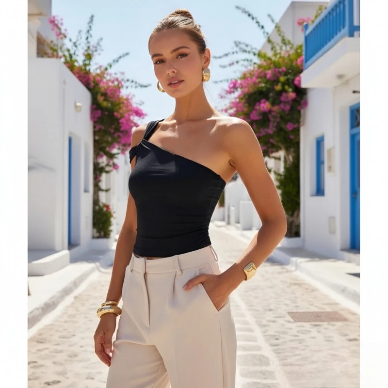 

Spring and Summer New Women's Design Sense Irregular Straps Off-Shoulder Bandeau Vest Fashion Y2K Pleated Women's Slim Sling Top