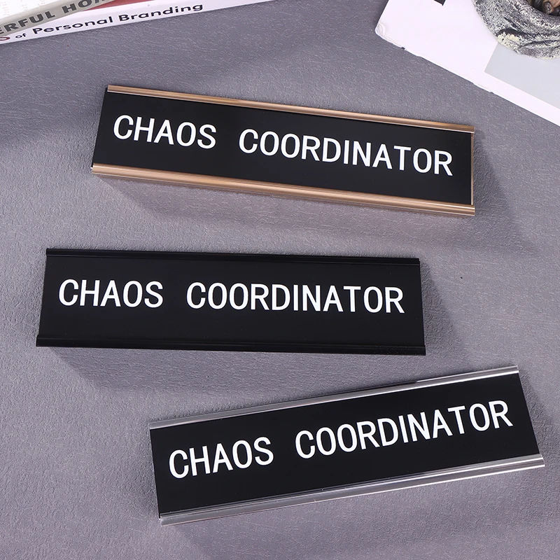 علامة مكتب علامات مضحكة لوازم العمل للنساء لوحة اسم معدنية عداد موقف بطاقة الفوضى تنسيق مكتب ديكور
