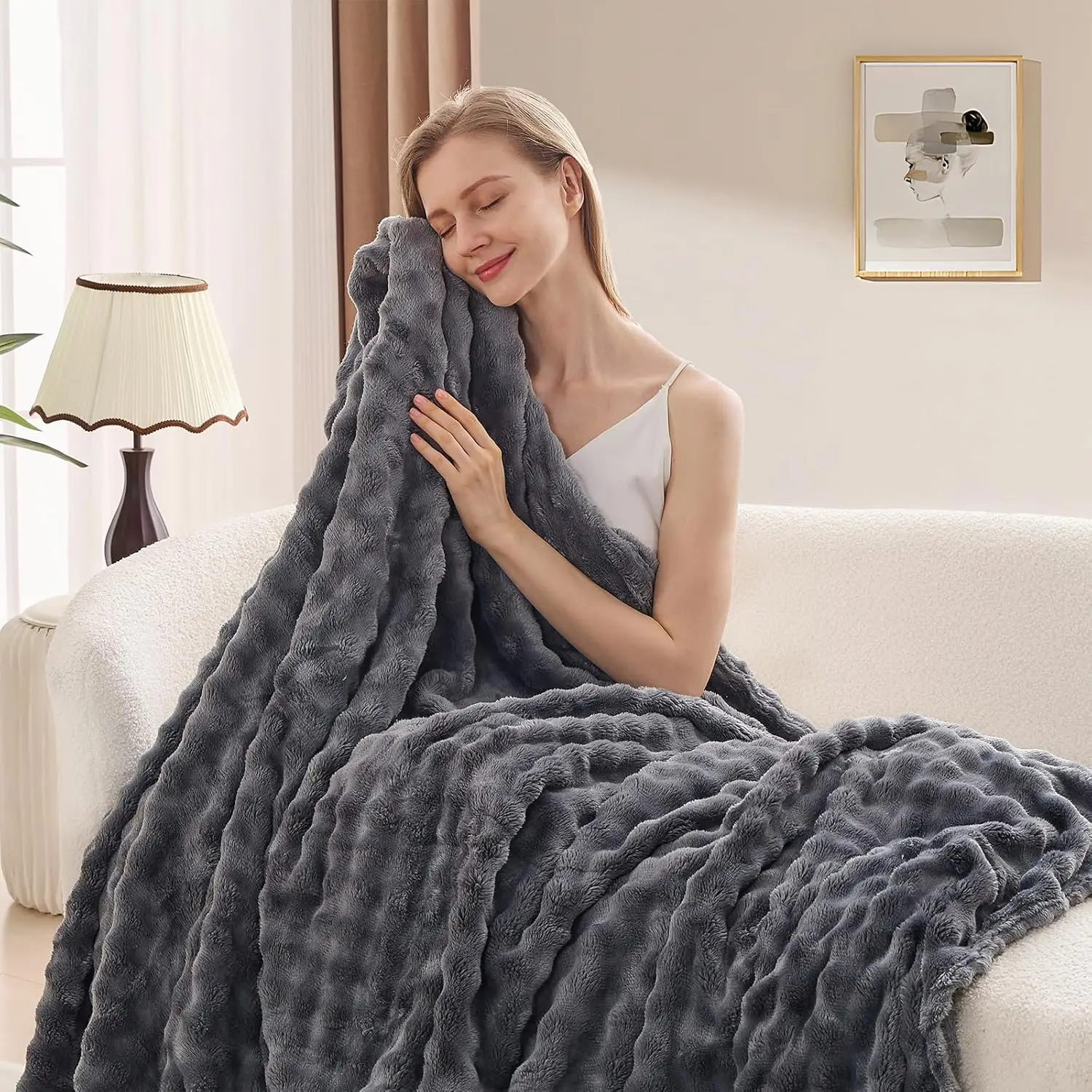 Dark Grey Fleece Throw Blanket Super Soft Lightweight Fuzzy Cozy Fluffy Bubble Blanket for Bedroom Home Decor And Gift Christmas