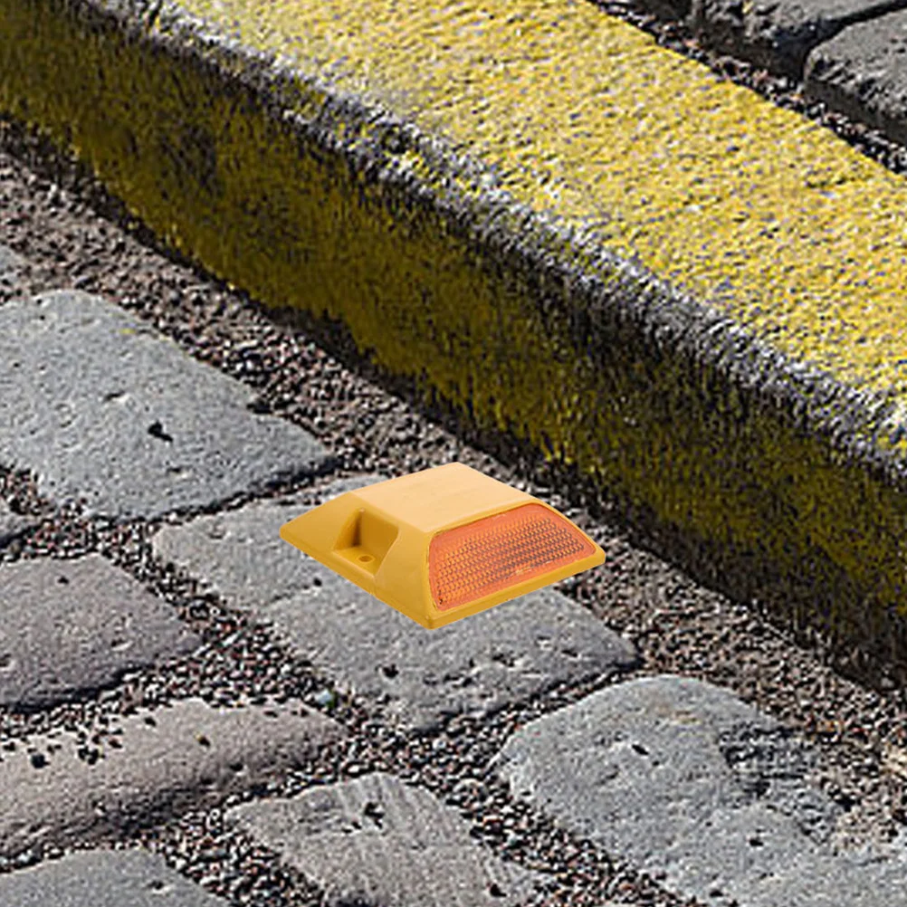 1 قطعة ترصيع البلاستيك علامات الرصيف العاكسة لسلامة الطرق السريعة عاكسات الطريق درب دائم الرؤية الليلية المرور