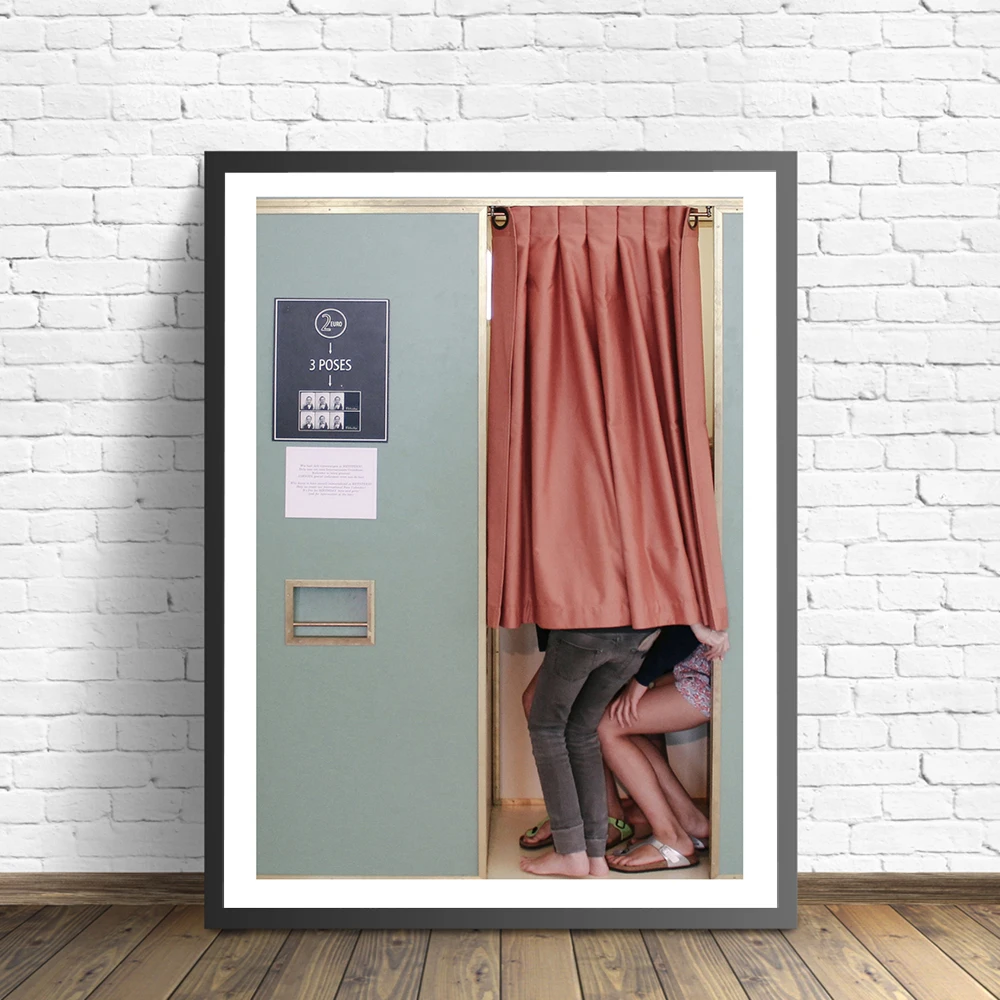 

Girls Poster Print Home Decor Mural Photography Pictures Funny Toilet Canvas Painting Locker Room Wall Art Decor