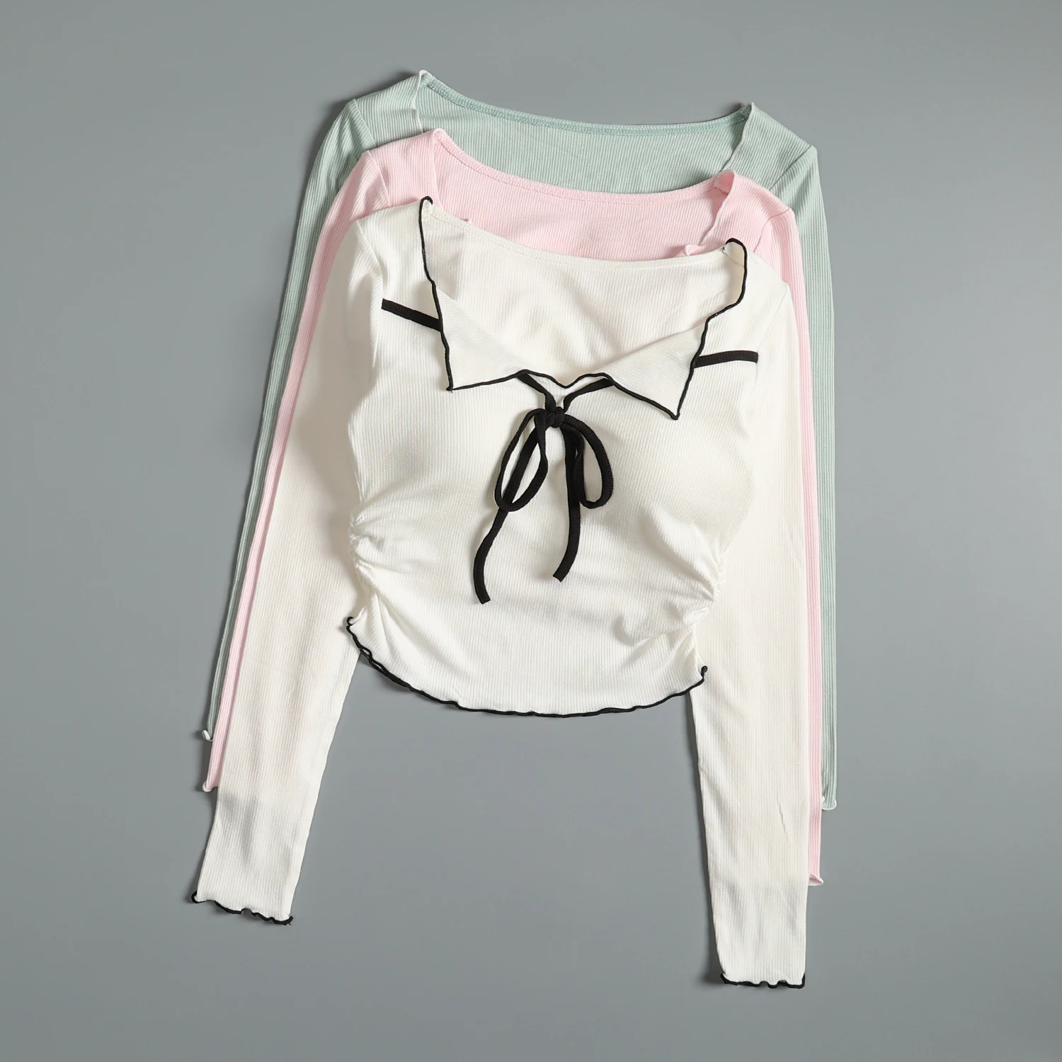 

Beautiful sports long-sleeved women's autumn yoga training Pilates top slim and slim running fitness clothing