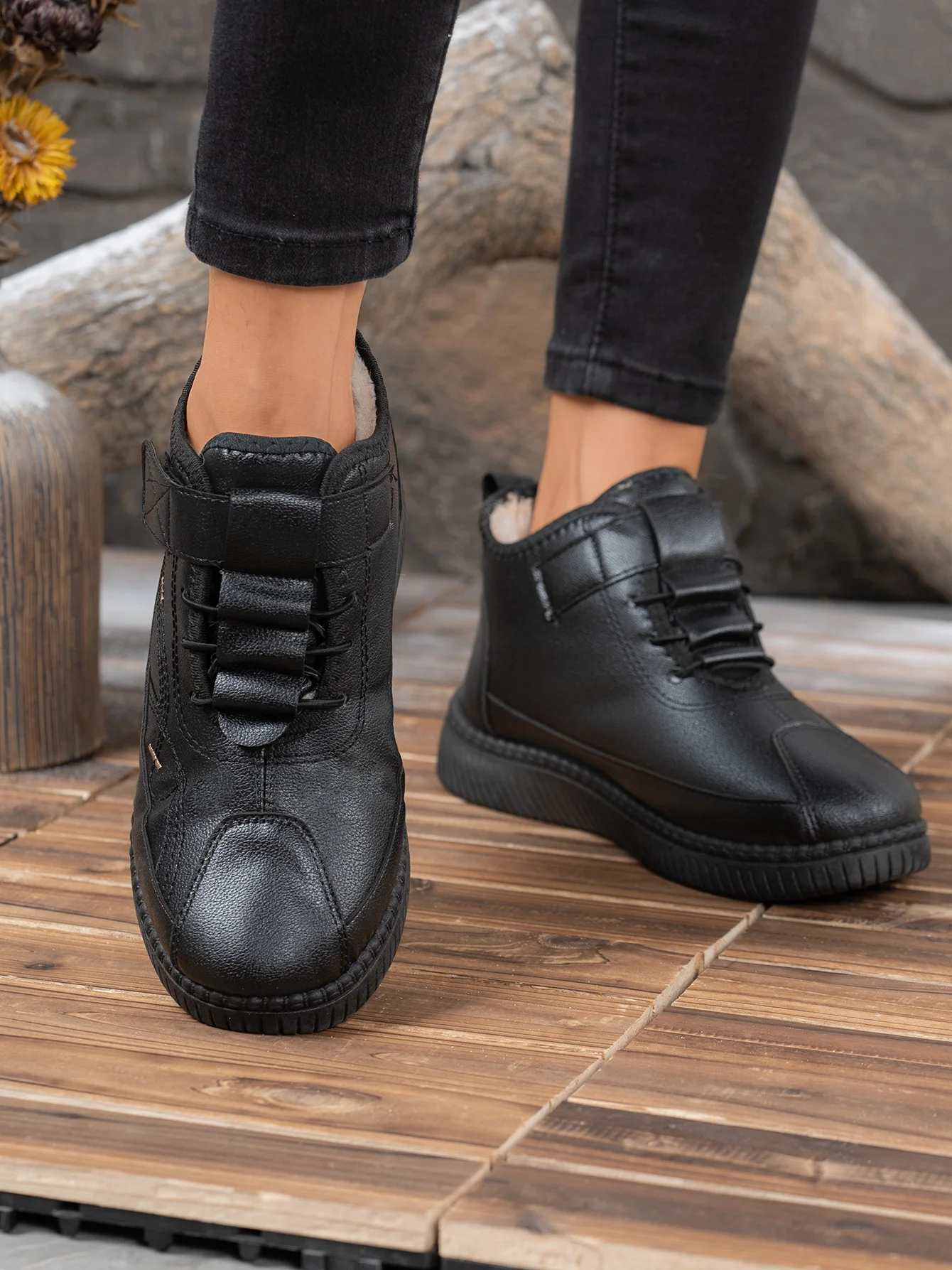 2026 Winter Damen Fleece-Gefütterte Leder-Stiefeletten Klettverschluss Stickerei Rutschfeste Weiche Gummisohle Warme Freizeitstiefel – Detail 15