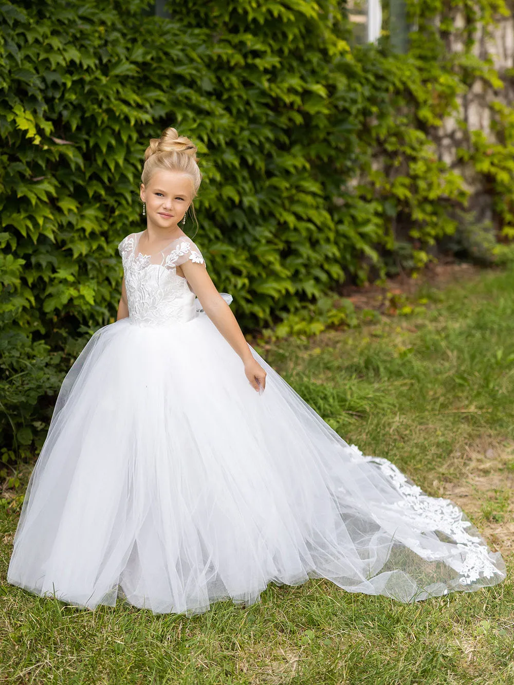 White Flower Girl Dresses for Girls Lace Applique Mini Bridal Wedding Dress Tulle Toddlers First Communion Pageant Gowns