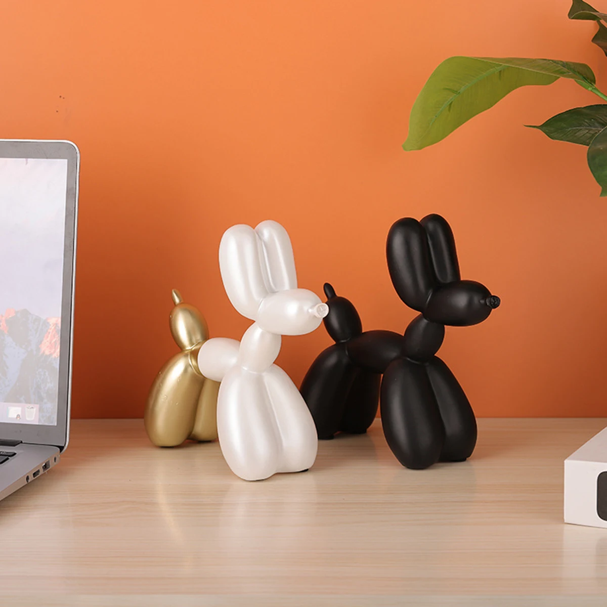 Balloon Dog Decor - Cute Resin Sculpture for Desk & Home, Kawaii Animal Figurine Gift, Unique Party Ornament