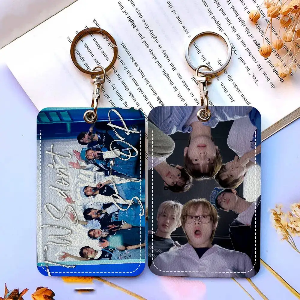 Beliebte Kpop Group T-Tws Kartenhalter Student ID Card Schutzhülle Hüllen Student Campus Access Cards Schlüsselanhänger Anti-Verlust