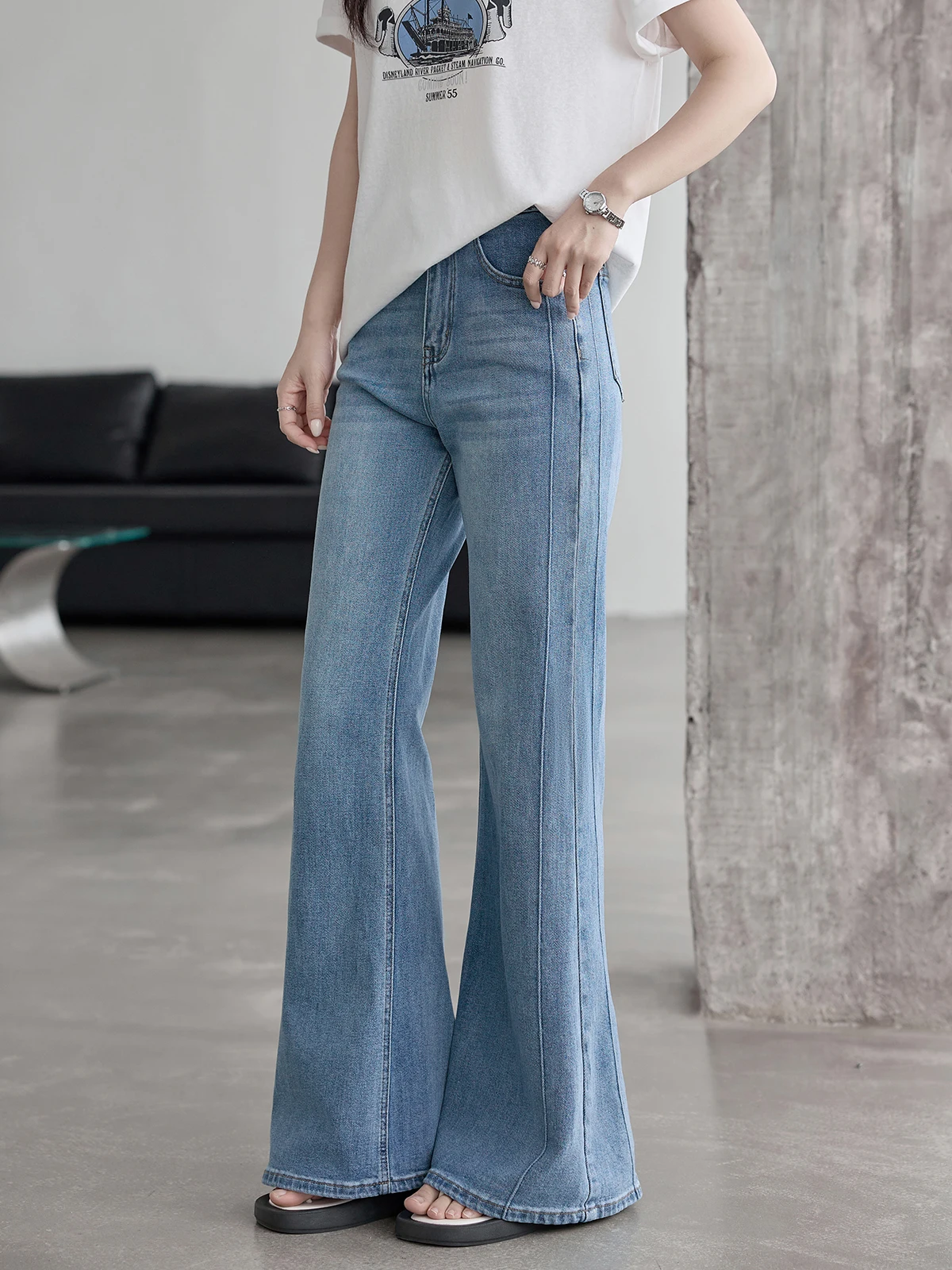 

Blue Bell Bottom Jeans Women's Summer 2026 New Small Design Sense Splicing Slimming High Waist Commute Style Jeans