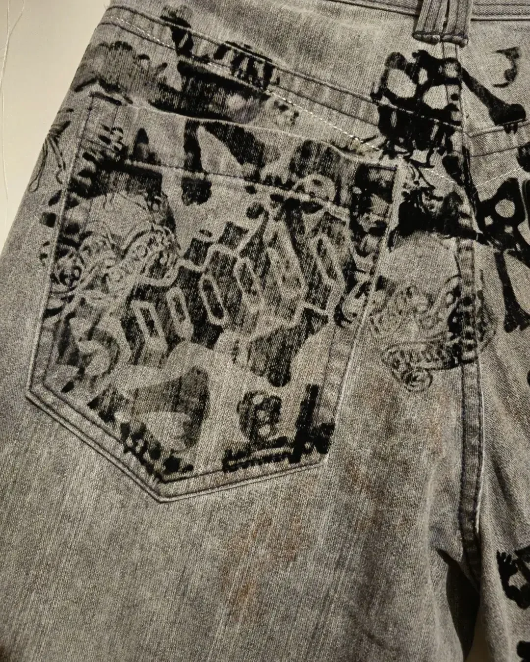 Pantalones vaqueros con estampado de calavera retro para mujer, Vaqueros grises lavados, ropa de calle gótica ancha, cintura alta recta Y2K, 2024