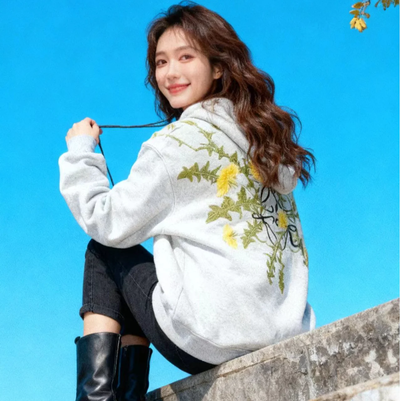 

Корейская толстовка с объемной вышивкой в виде цветов, очень большой размер, зимняя, на флисовой подкладке, свободного кроя, модный топ
