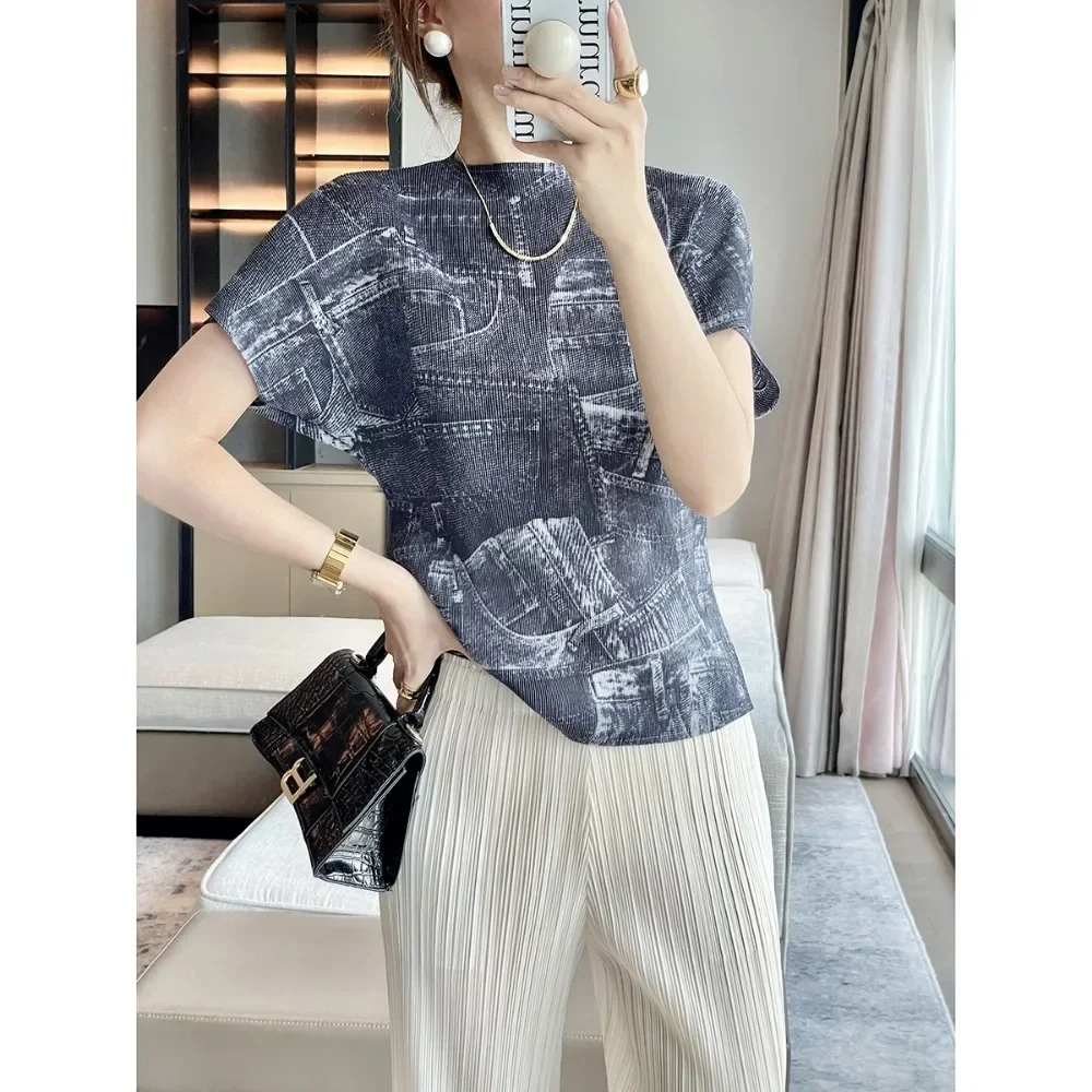 

Pleats Folds 2024 Summer New Tie-dye Neck Short-sleeved T-shirt Fashion Temperament Casual Short Models Versatile Women's Tops