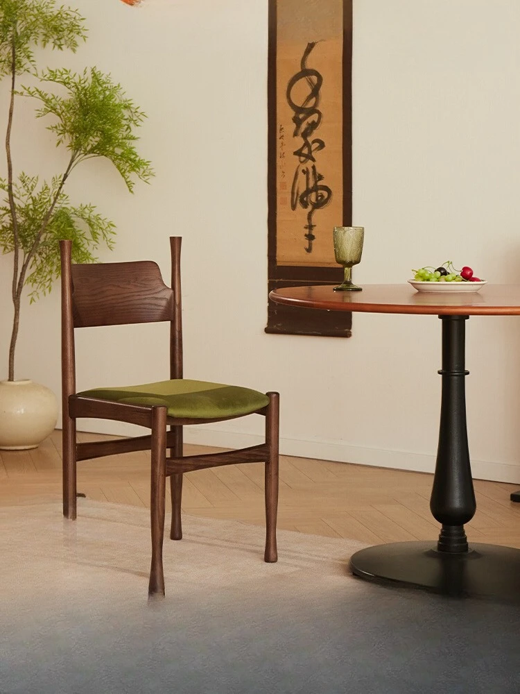 

Обеденный стул, французский простой повседневный ресторанный стул из массива дерева, средневековый стул, бытовой Интернет, знаменитость, маленькая квартира, спинка