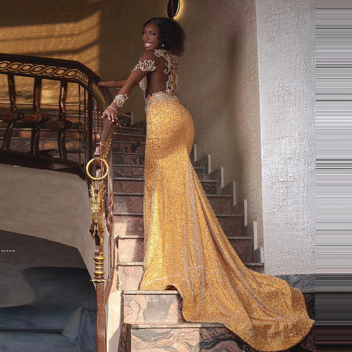 Sequined Illusion Mermaid Evening Dresses With Long Sleeves Appliques Long Prom Party Dress Sexy Long Wedding Reception Dress