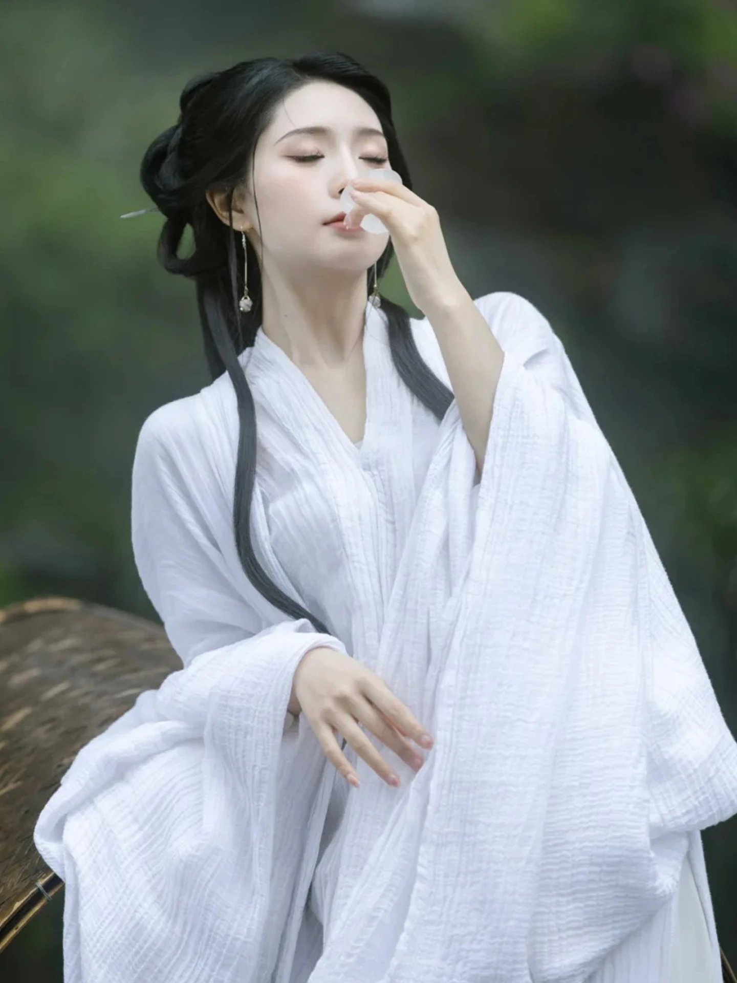 

Белый женский комплект Ханьфу в стиле Вай Цзинь: элегантный старинный костюм с широкими рукавами до талии, новая коллекция 2026 года