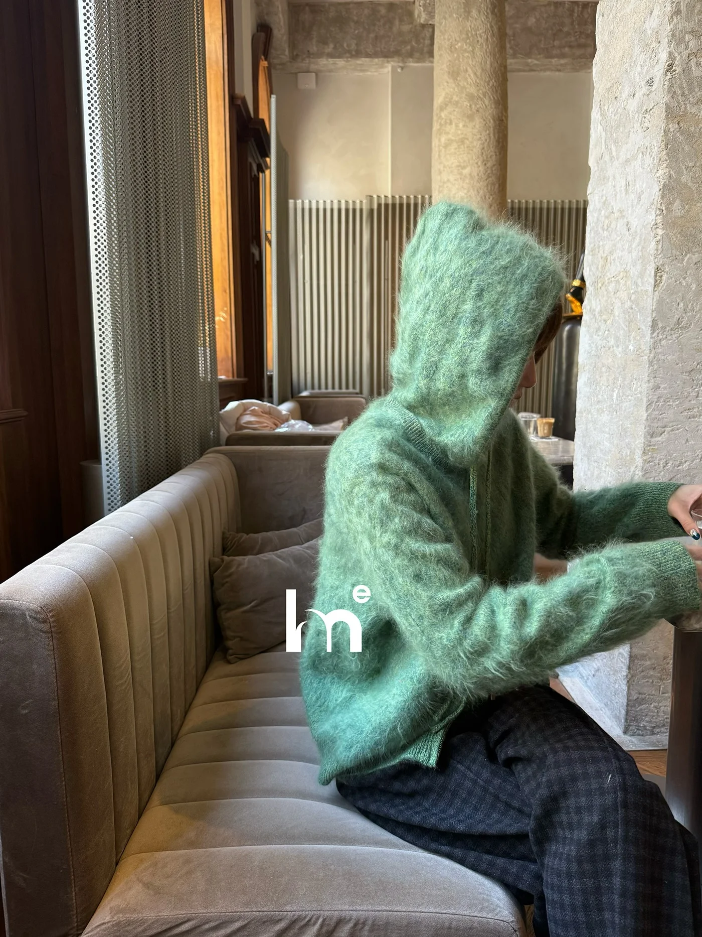 

Шерстяной кардиган EMH с капюшоном на молнии, теплый и удобный, с длинными рукавами, женский повседневный, эксклюзивно онлайн