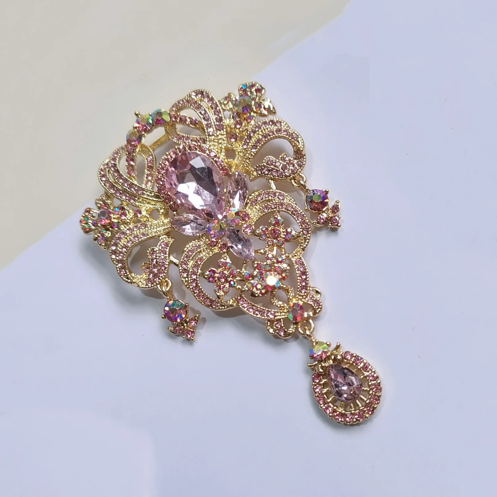 European and American Creative Crown Brooch, High Quality Women\'s Rhinestone Inlaid Water Drop Pins Jewelry