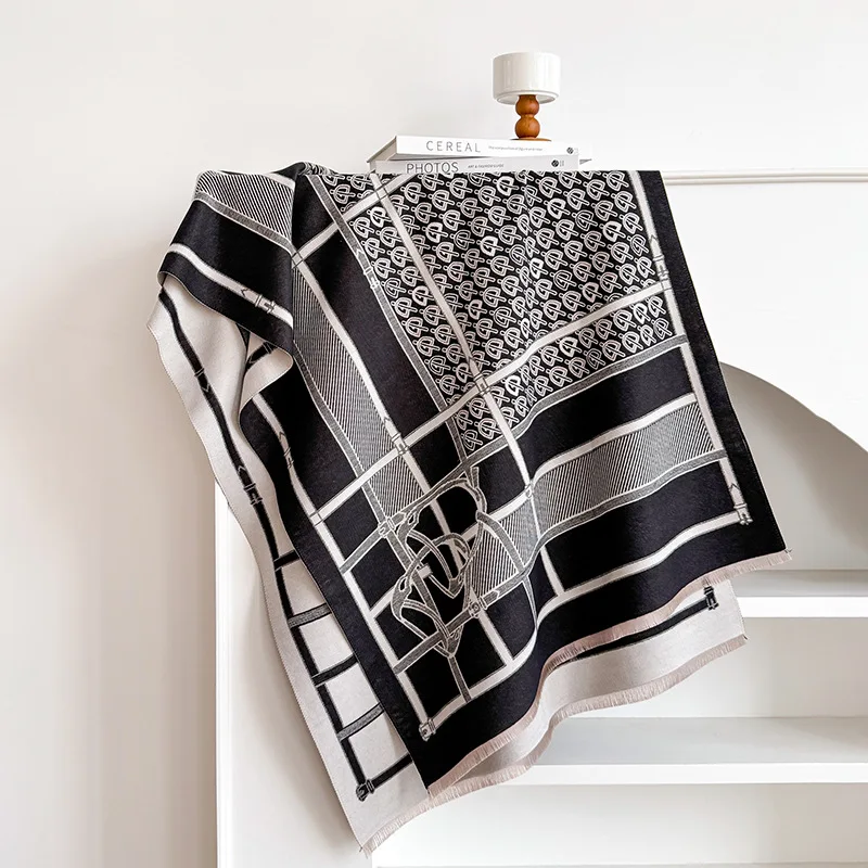 

Fashion Women Faux Cashmere Shawls Saddle Buckle Printed Tasseled Scarf Warm Wraps Chic Accessory Suitable For Winter Occasions