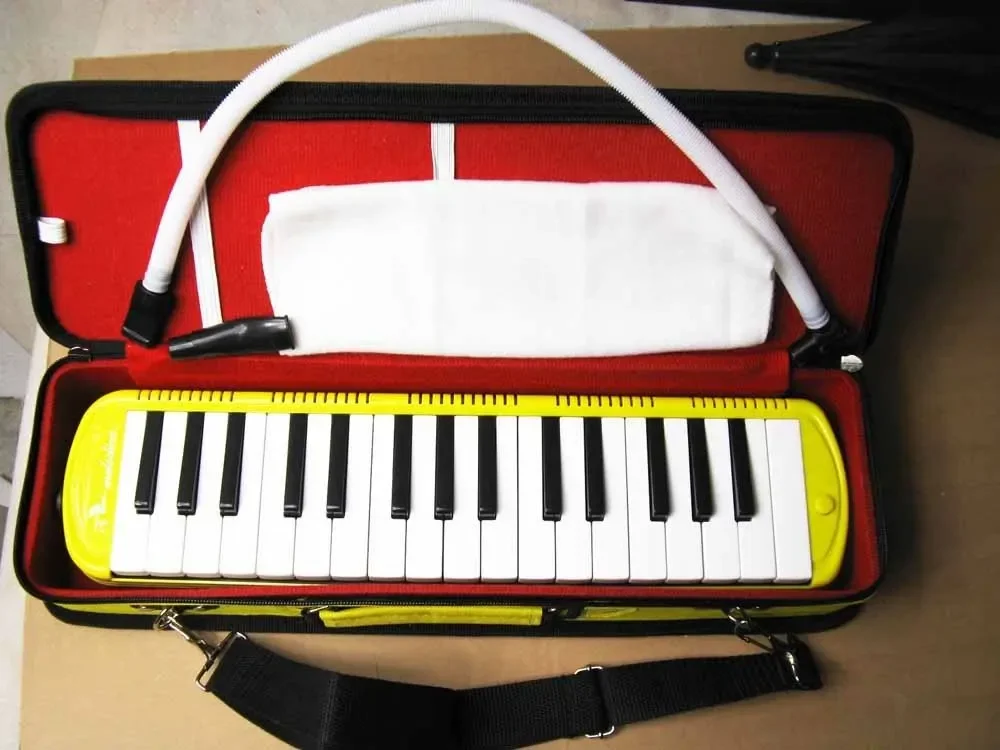 

New Swan 32KEY MELODICA Fine Case Nice Tone~ yellow