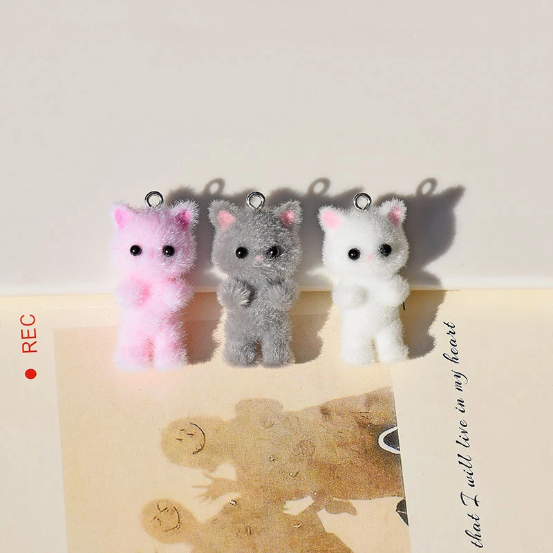 Animales flocados de dibujos animados con forma de gatos, muñecos de resina, colgante de cuentas, joyería Diy, pendiente, llavero de ropa, accesorios colgantes