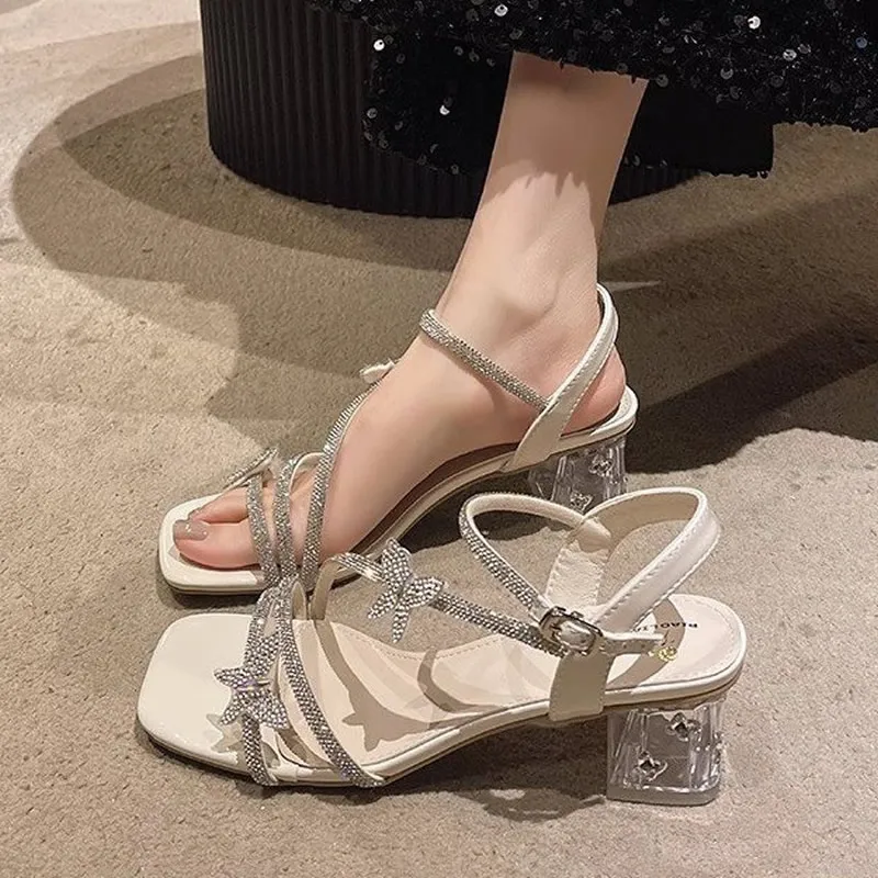 صنادل نسائية موديل 2025 بكعب عريض جديد للفتيات للربيع مكتنزة ريترو عالية الراحة موضة حجر الراين فضائح السيدات مضخات كريستال #5