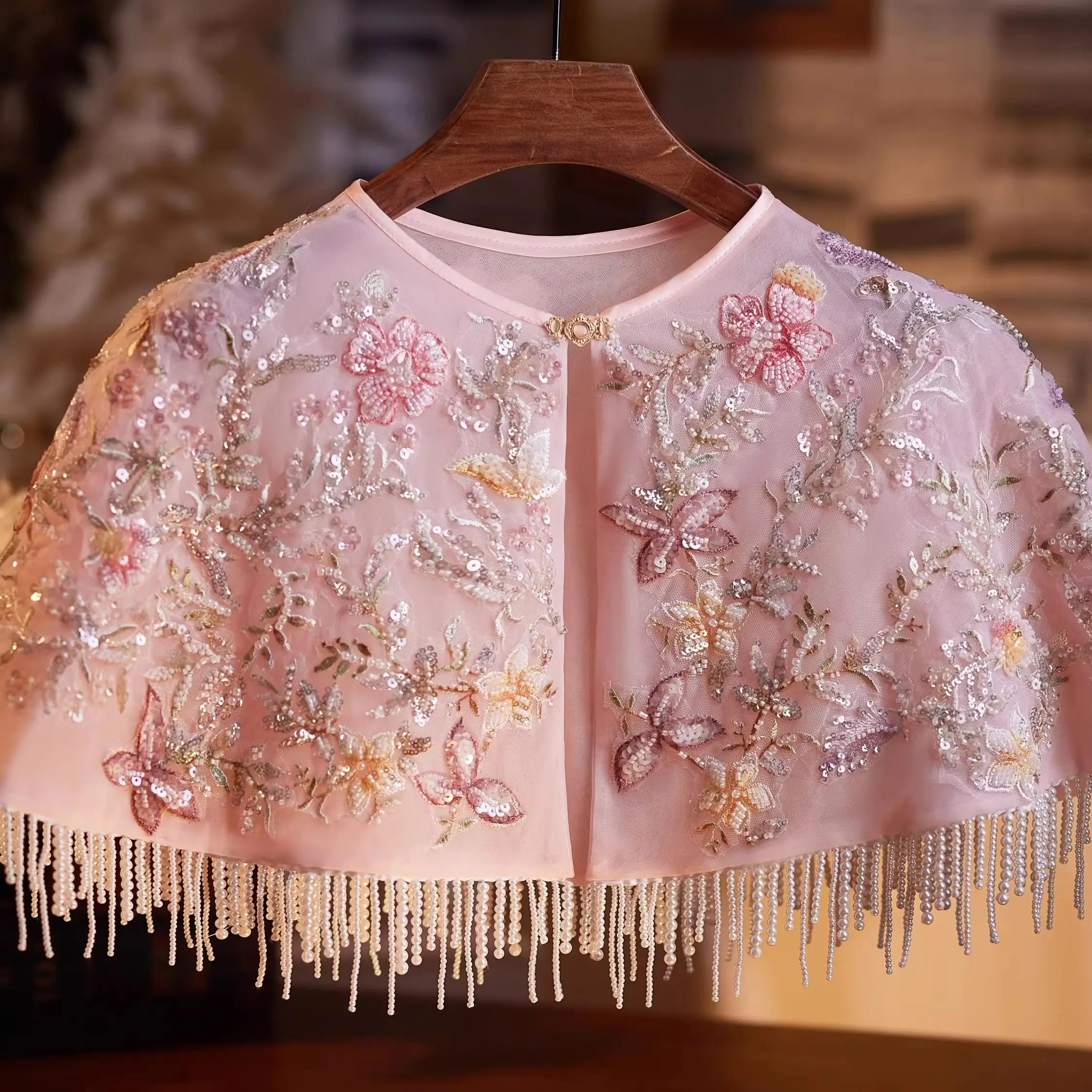 chale-cape-vintage-pour-femme-orne-de-perles-et-de-broderies-florales-avec-pompon-rose-style-chinois-pour-spectacle-cosplay-soiree-r3238