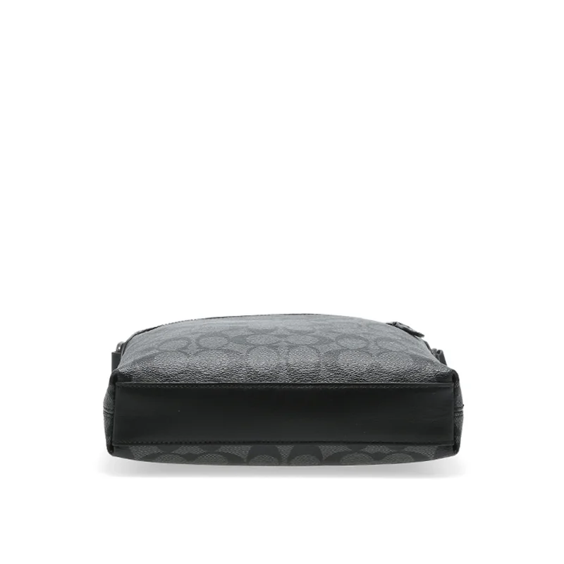 حقيبة كروس بكتف واحد متعددة الاستخدامات وعصرية للرجال من كوتش