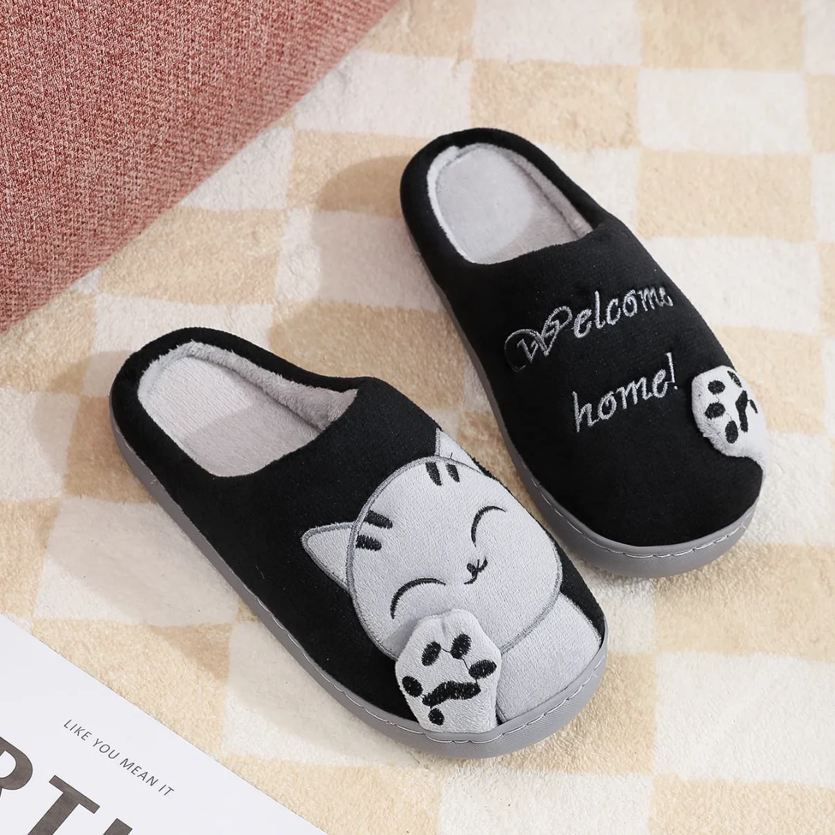 

Женские зимние хлопковые тапочки с милым принтом Lucky Cat, удобные теплые домашние тапочки на мягкой толстой подошве, тапочки для пар в общежитии