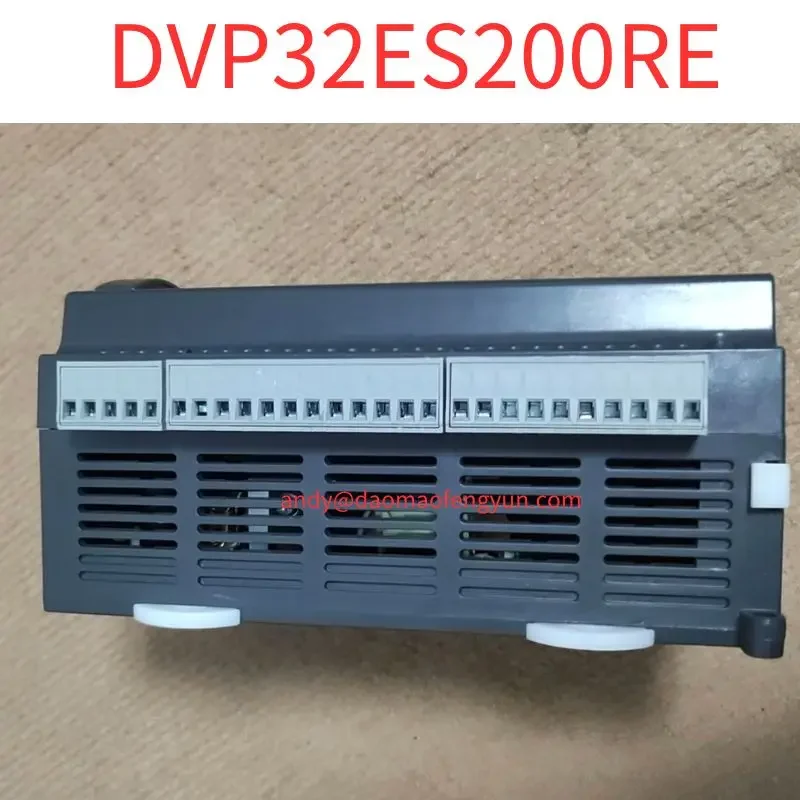 PLC original usado DVP32ES200RE