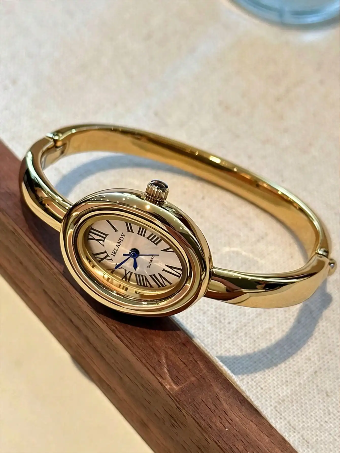 1pc Women's Bracelet Watch, Oval Roman Numeral Small Dial, Non-Adjustable Strap, Retro British Style, Niche Luxury Quartz Watch, Holidays, Parties, Weddings, Back To School, Christmas, Thanksgiving, Halloween, Easter, Gift For Women, Elegant