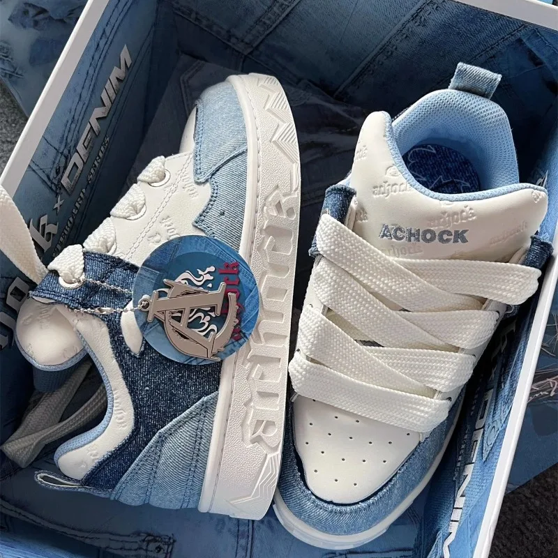 

Высококачественная обувь на толстой подошве, универсальные повседневные кроссовки для женщин, пара, национальный тренд, нишевые джинсовые синие женские туфли для пар