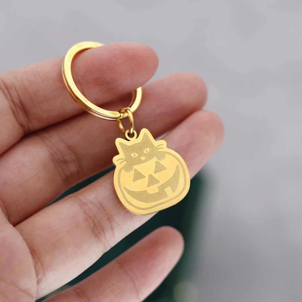QIMING Custom Name Keychains Women Cat In Pumpkin Key Ring Stainless Steel Halloween Jewelry Engraved Keyring Men Gift