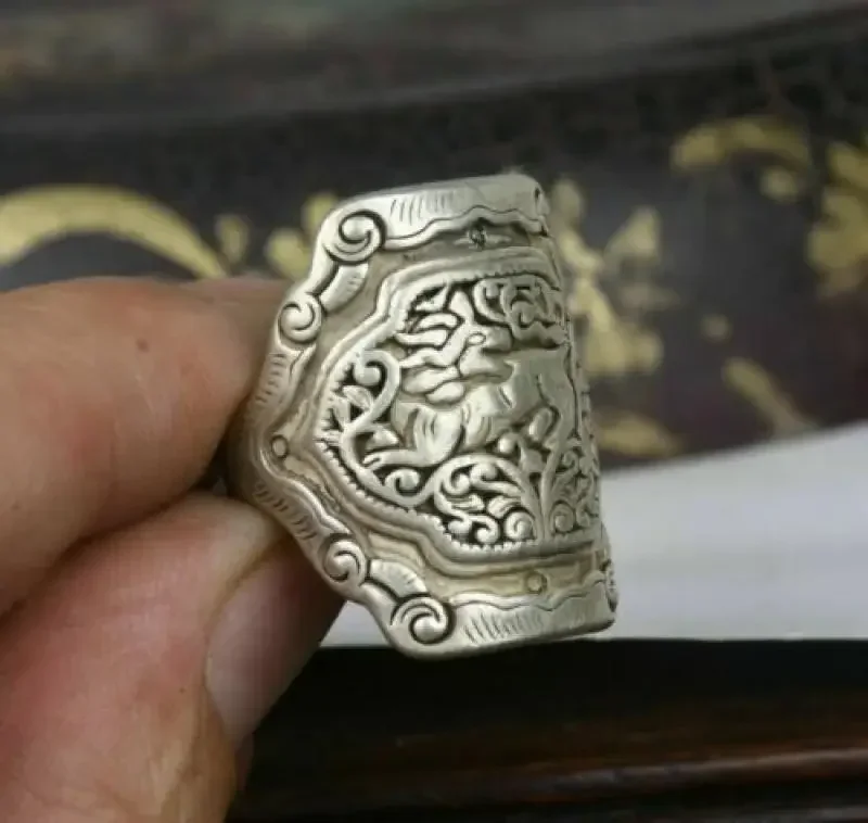 2.9 سنتيمتر الصينية القديمة مياو الفضة كيلين كيلين الوحش رئيس مجوهرات اليد الدائري التميمة فنغشوي