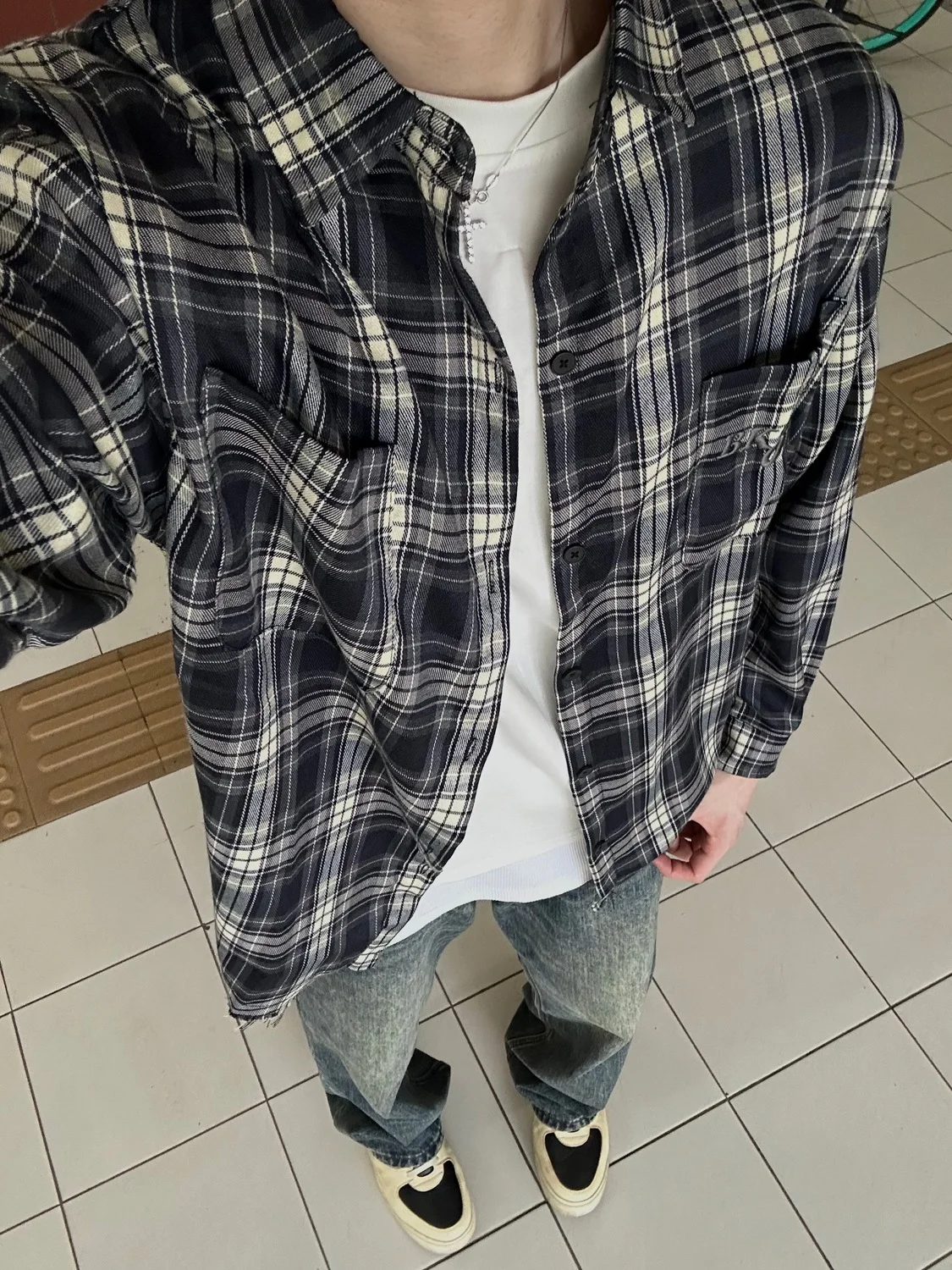 

Retro American Embroidered Plaid Long Sve irt Casual Loose Top with Fce Patchwork Destruction for Men And Women