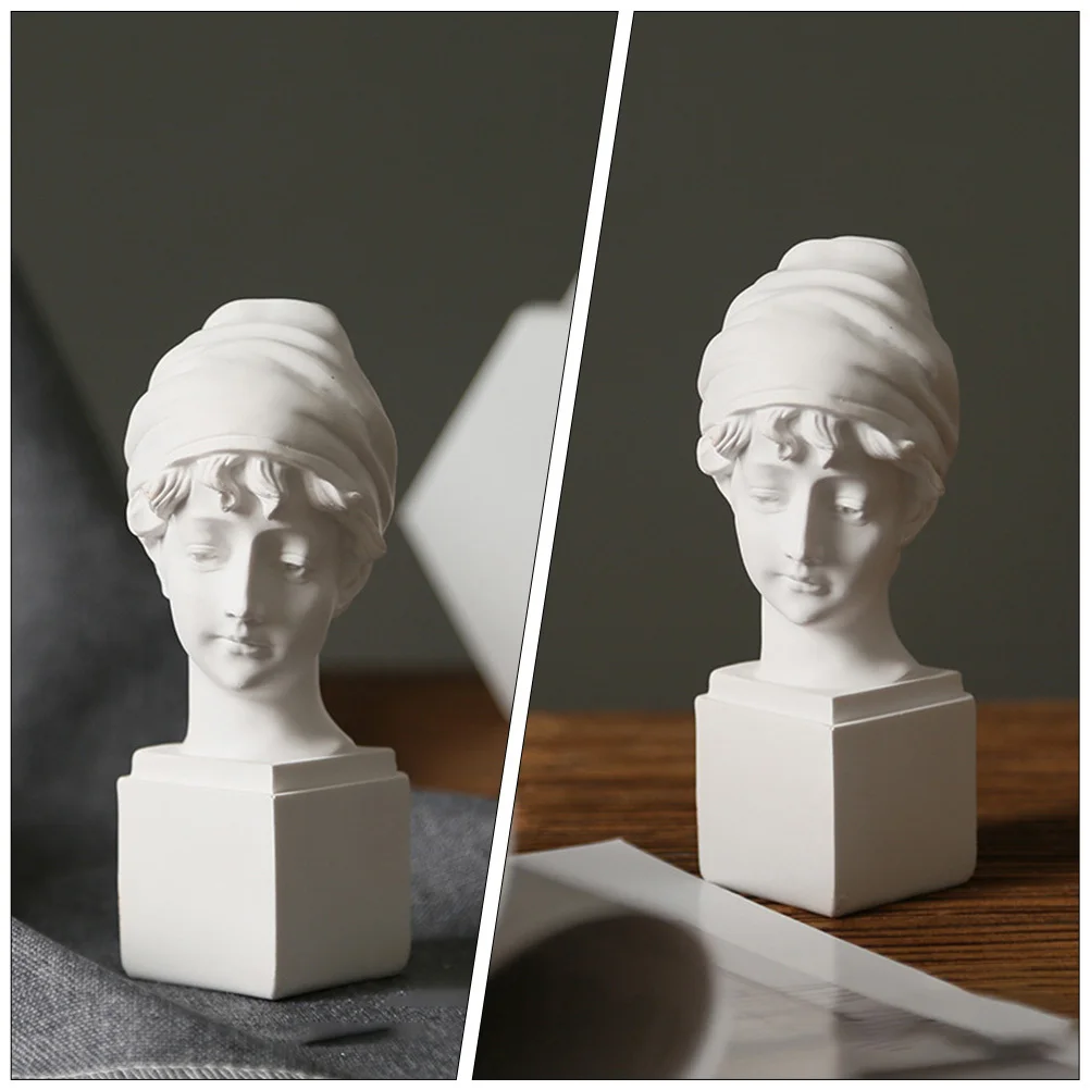 

1Pcs Britain Girl Resin Sculpture White Desktop Ornament Home Office Decoration Bust Sculpture Art Sketching Practice