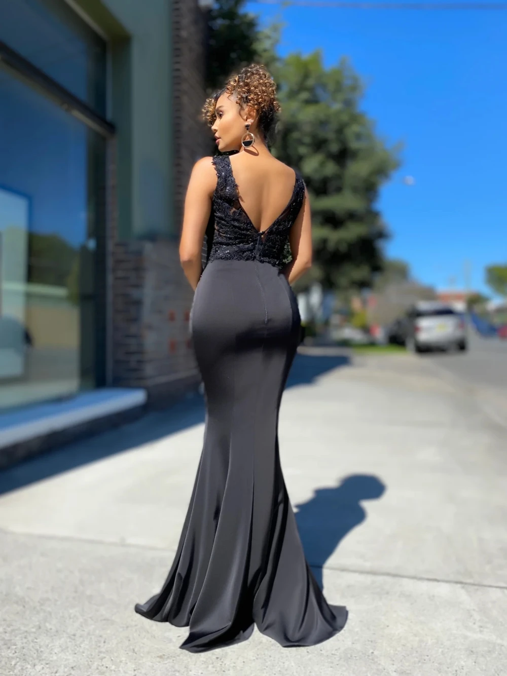 Sexy Diepe V-Hals Backless Prom Dress Sprankelende Kralen Pailletten Cocktailjurk Zwart Satijn Lange Avondjurken Robe De Mariée